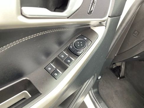 Used 2023 Ford Explorer XLT w/ Equipment Group 202A image 11