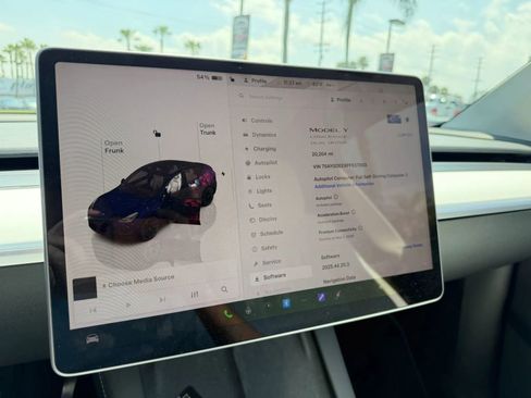 Used 2023 Tesla Model Y Long Range AWD/4WD image 15