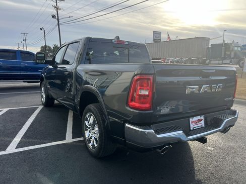 New 2026 RAM 1500 4x4 Crew Cab image 7