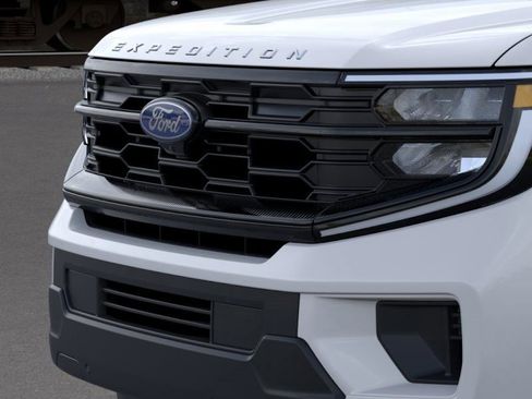New 2026 Ford Expedition Active image 18