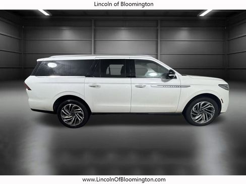 New 2025 Lincoln Navigator L Reserve image 7