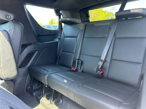 Used 2021 Chevrolet Tahoe Z71 w/ Luxury Package AWD/4WD image 17