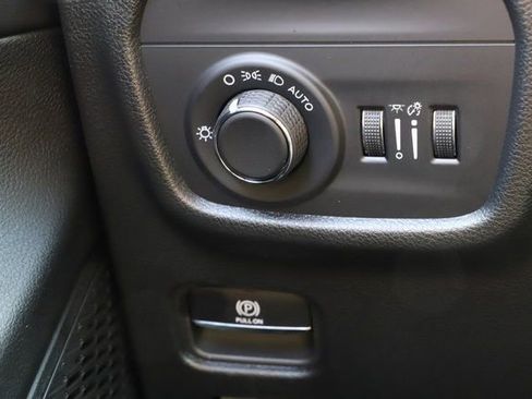 New 2025 Jeep Grand Cherokee Altitude AWD/4WD image 35