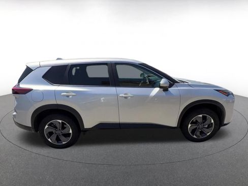 Used 2025 Nissan Rogue SV FWD image 16