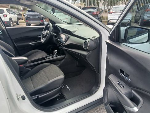 Used 2022 Nissan Kicks SV FWD image 10
