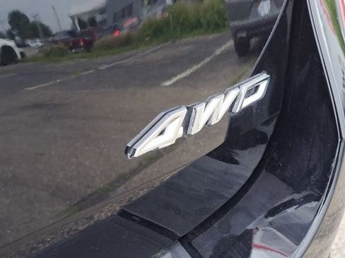 Used 2023 Ford Explorer XLT w/ Equipment Group 202A image 6