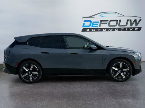 Used 2025 BMW iX xDrive50 image 2