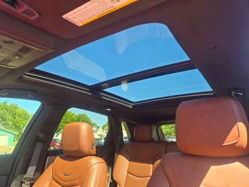 Used 2025 Cadillac XT5 Premium Luxury w/ Technology Package AWD/4WD image 31