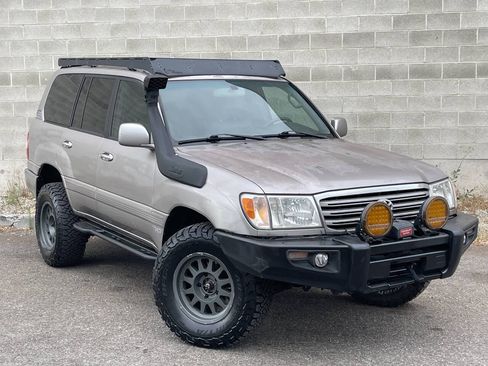 Used 2004 Toyota Land Cruiser AWD/4WD image 1