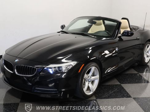 Used 2011 BMW Z4 sDrive30i image 17