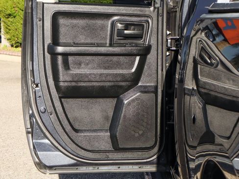 Used 2018 RAM 1500 Express image 31