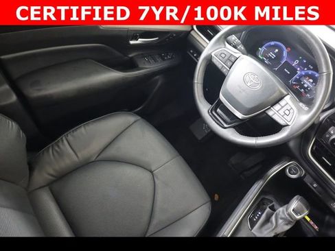 Used 2025 Toyota Grand Highlander AWD Hybrid image 16