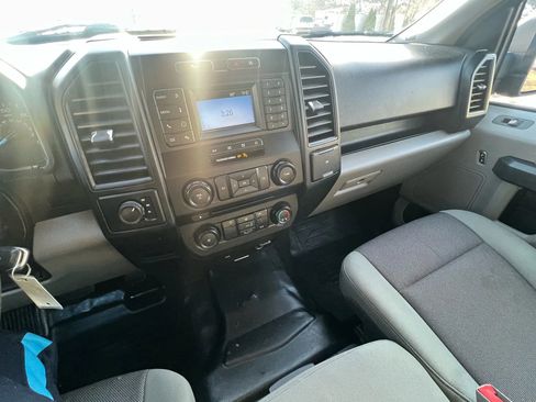 Used 2018 Ford F150 XL w/ Equipment Group 101A Mid AWD/4WD image 17