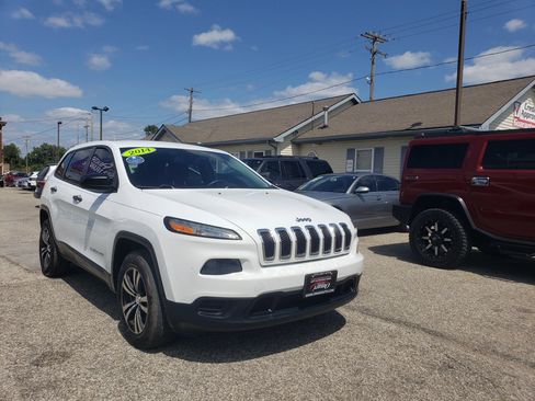 Used 2014 Jeep Cherokee Sport AWD/4WD image 3