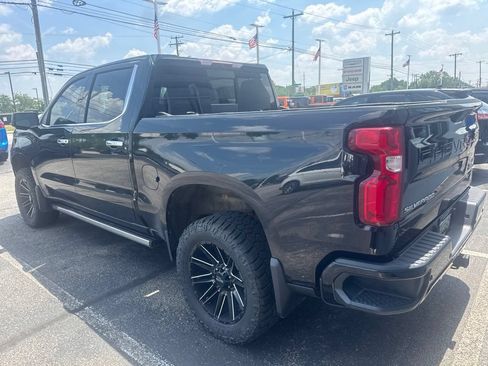 Used 2019 Chevrolet Silverado 1500 High Country w/ Technology Package AWD/4WD image 9
