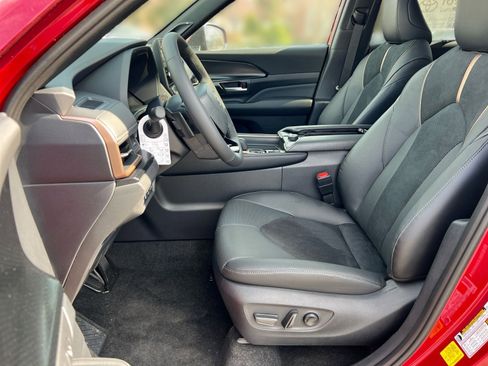 New 2026 Toyota Grand Highlander AWD Hybrid image 8