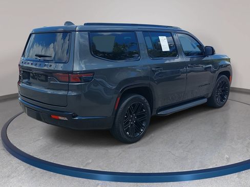 Used 2023 Jeep Wagoneer Series II AWD/4WD image 5