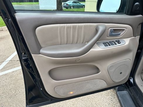 Used 2005 Toyota Sequoia Limited image 9