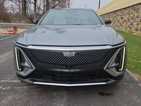 Used 2024 Cadillac Lyriq Luxury w/ LPO, Floor Liner Package image 4