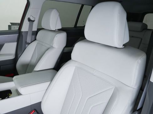 Used 2025 Hyundai Santa Fe SEL image 24