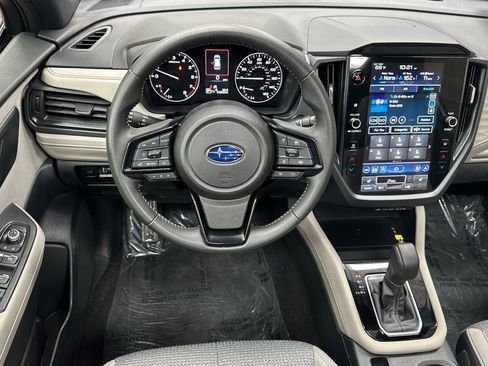 Used 2025 Subaru Forester Premium AWD/4WD image 19