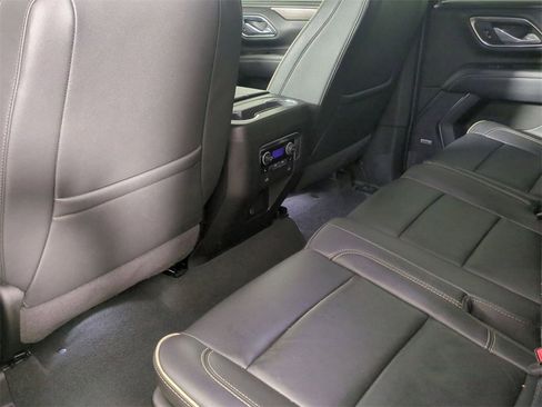 Certified 2024 Chevrolet Suburban Premier image 21