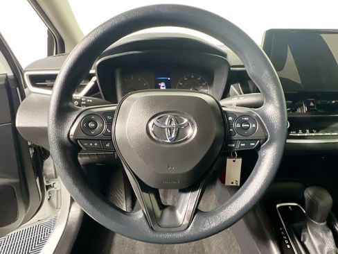 Used 2025 Toyota Corolla LE FWD image 17