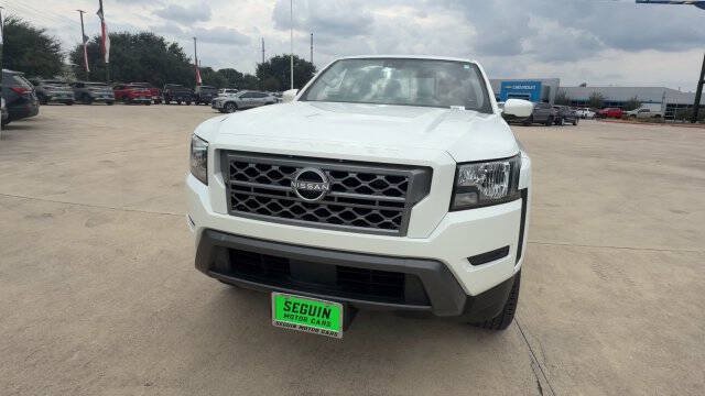Used 2022 Nissan Frontier SV RWD image 3
