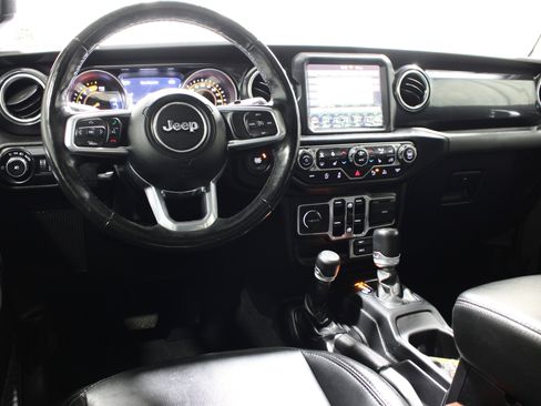 Used 2021 Jeep Wrangler Unlimited Sahara image 2