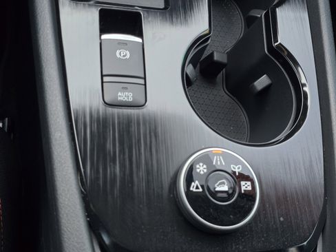 Certified 2025 Nissan Rogue SV image 21