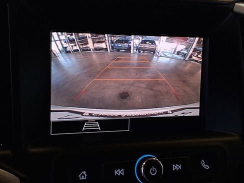 Used 2022 GMC Terrain SLE w/ Driver Convenience Package image 4