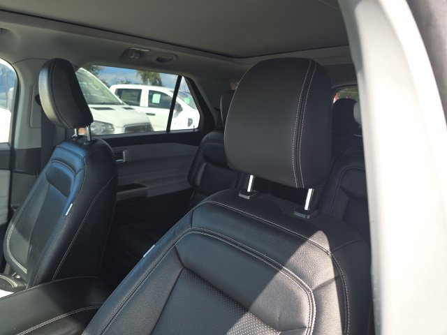 Used 2023 Ford Explorer XLT w/ Equipment Group 202A RWD image 8