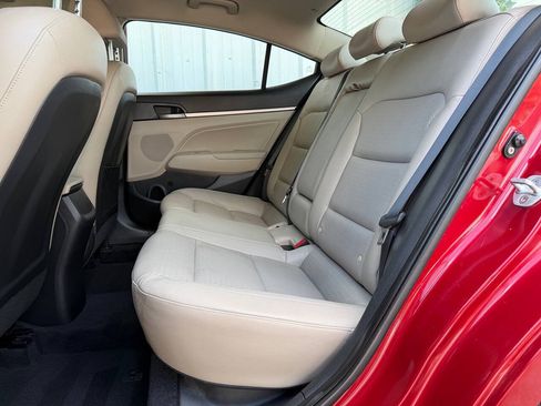 Used 2017 Hyundai Elantra Limited FWD image 19