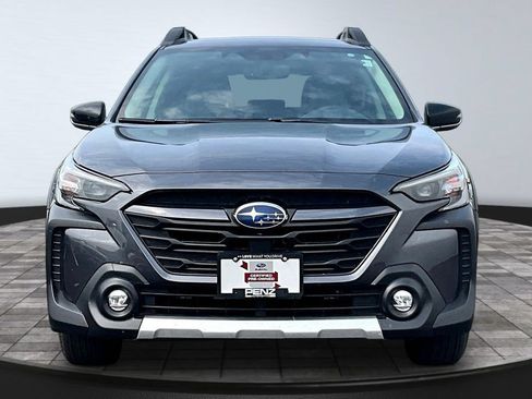 Used 2025 Subaru Outback Limited AWD/4WD image 2
