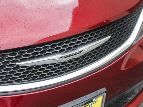 Used 2021 Chrysler Voyager Lxi image 16