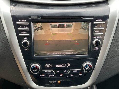 Used 2022 Nissan Murano S AWD/4WD image 14