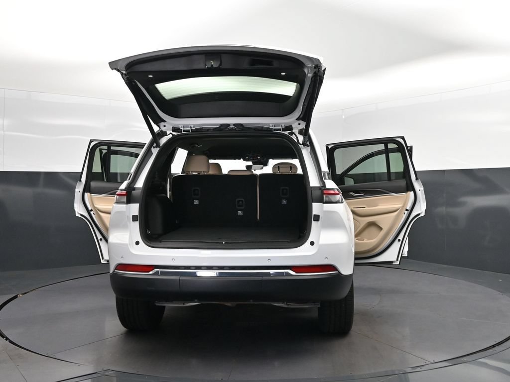 Used 2025 Jeep Grand Cherokee Limited RWD image 51