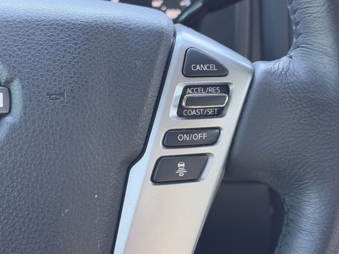 Used 2024 Nissan Titan SV w/ SV Convenience Package image 25