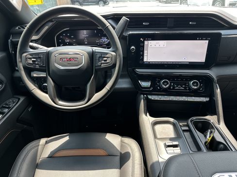 Used 2024 GMC Sierra 2500 AT4 w/ Technology Package AWD/4WD image 16