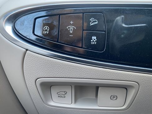 Used 2023 Genesis GV70 2.5T w/ Select Package image 16