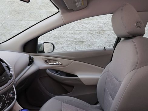 Used 2017 Chevrolet Volt LT w/ Comfort Package FWD image 14