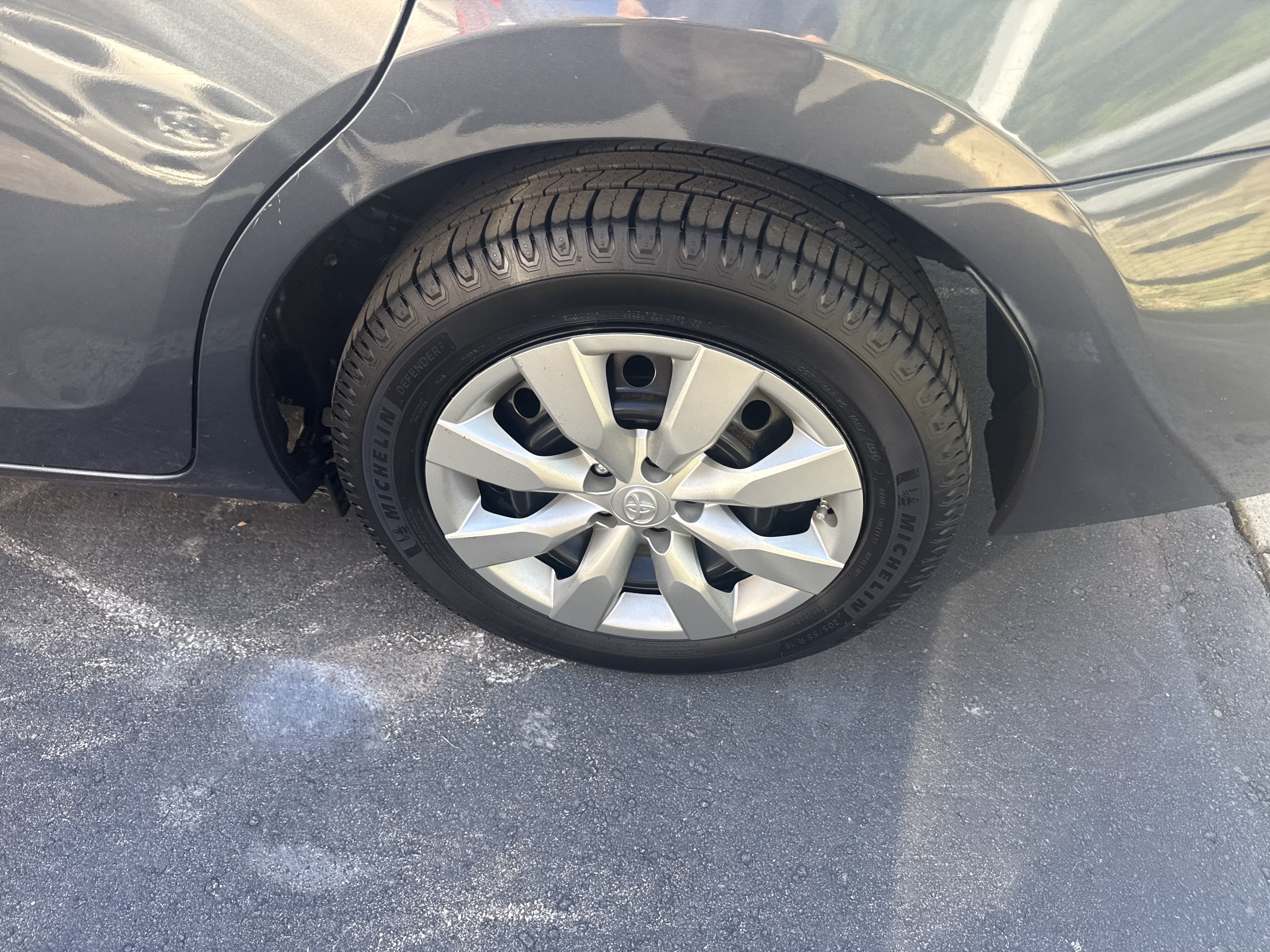 Used 2016 Toyota Corolla LE FWD image 11