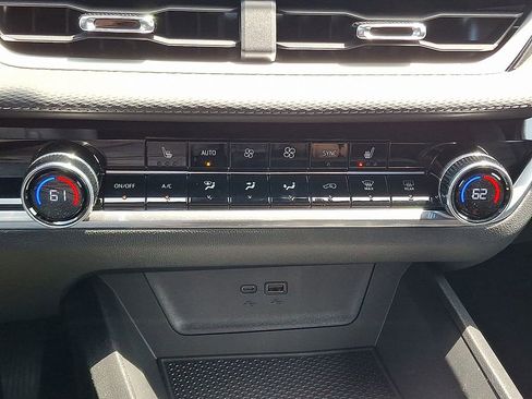 New 2026 Chevrolet Equinox LT w/ Convenience Package II image 38