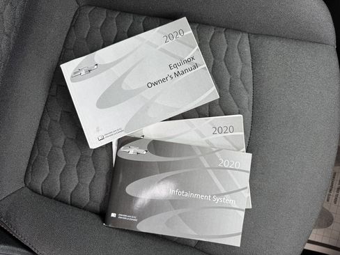 Used 2020 Chevrolet Equinox LT image 33