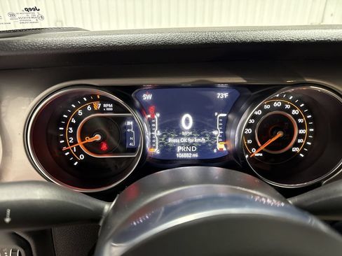 Used 2020 Jeep Gladiator Overland AWD/4WD image 11
