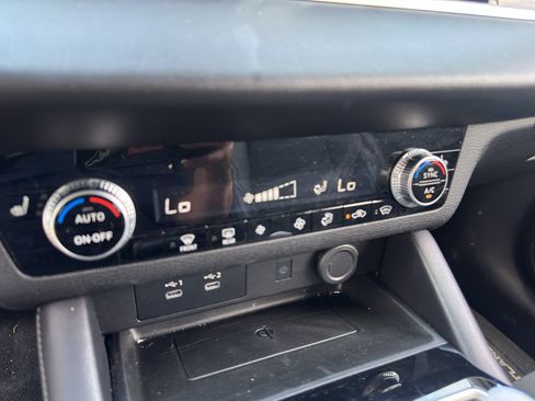 Used 2025 Mitsubishi Outlander SE AWD/4WD image 29