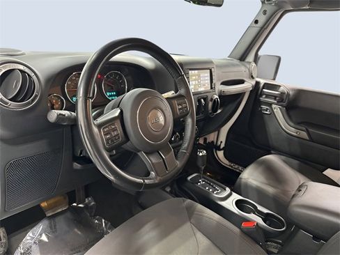 Used 2018 Jeep Wrangler Unlimited Sport image 13