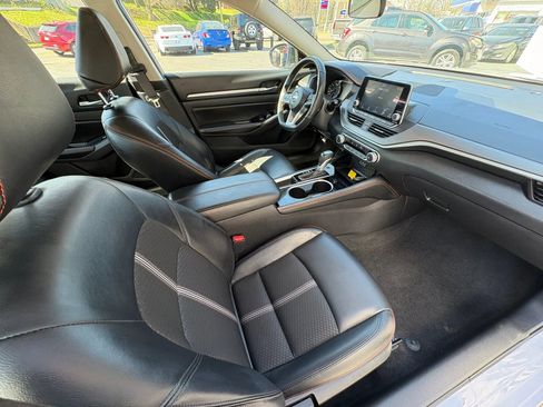 Used 2024 Nissan Altima 2.5 SR FWD image 21
