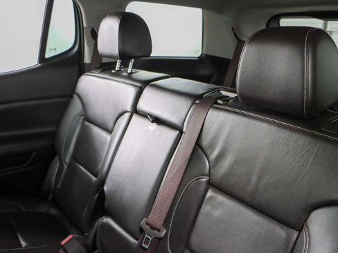 Used 2023 GMC Acadia SLT image 25