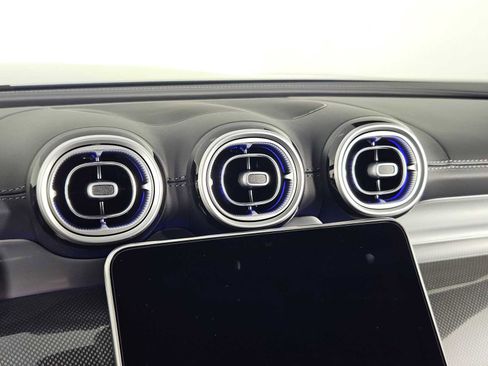 New 2025 Mercedes-Benz GLC 300 4MATIC image 36